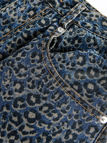Calça Baggy de Denim com Estampa de Onça e Efeito Desgastado