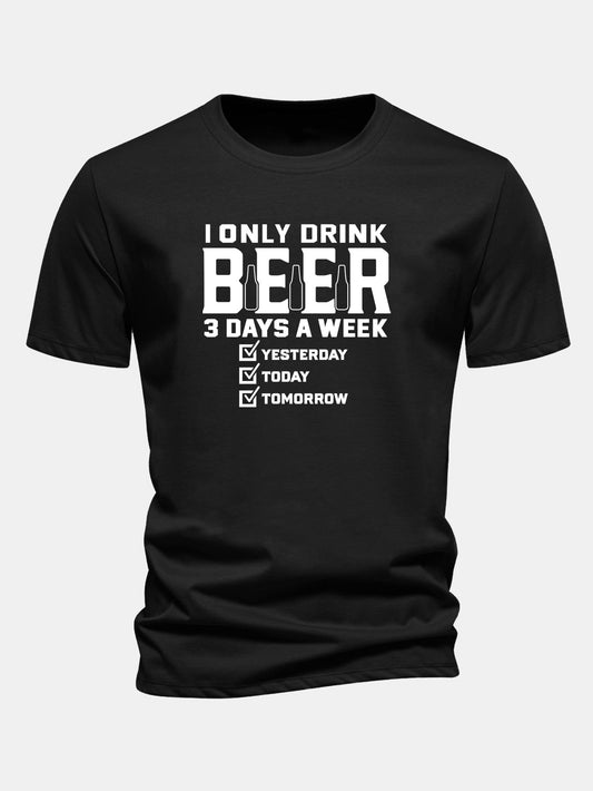Camiseta de algodão de caimento regular com estampa “I Only Drink Beer”