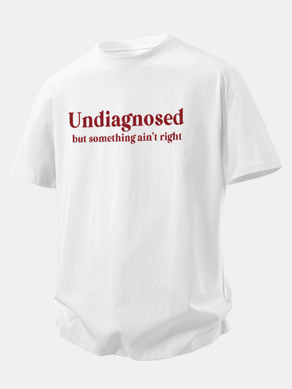 Camiseta de algodão com estampa não diagnosticada e caimento confortável