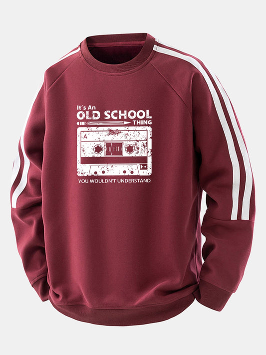 Moletom raglan listrado vintage com estampa de fita cassete e modelagem confortável