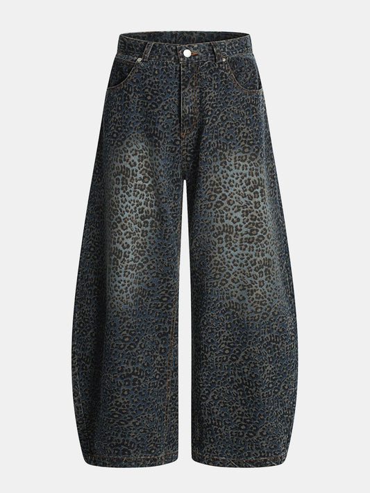 Calça Baggy de Denim com Estampa de Onça e Efeito Desgastado