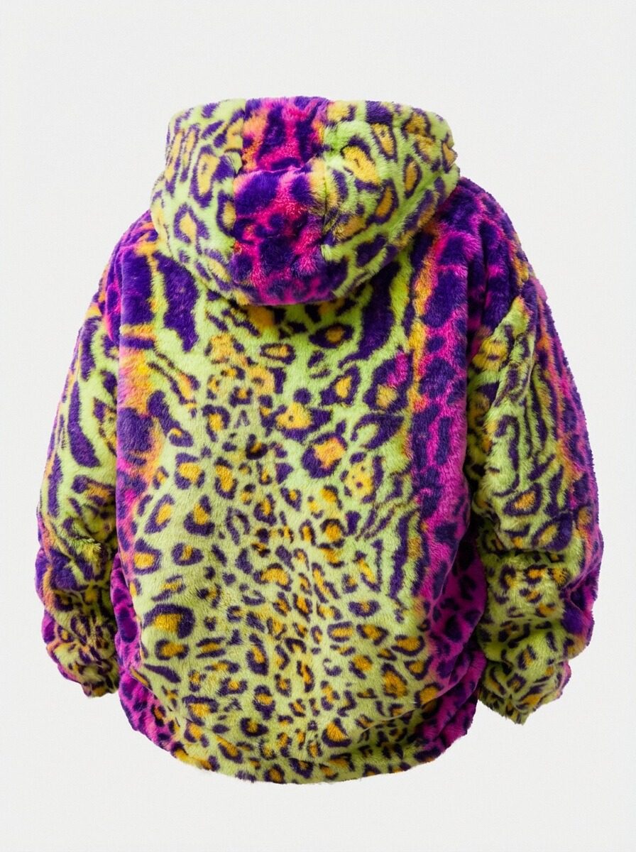 Casaco com Capuz de Pelo Sintético Estampa Leopardo Colorido com Zíper