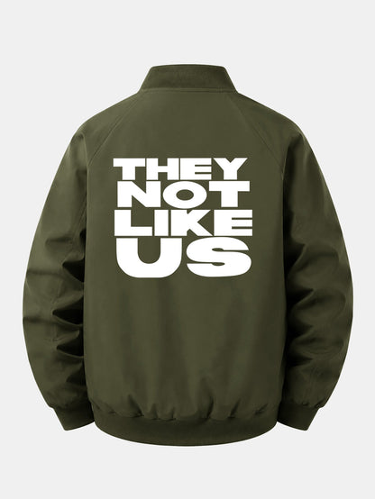 Jaqueta bomber de corte relaxado com zíper e estampa “They Not Like Us”