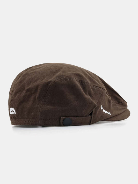 Boné estilo Gatsby plano ajustável com botão de pressão traseiro e logo de montanha bordado