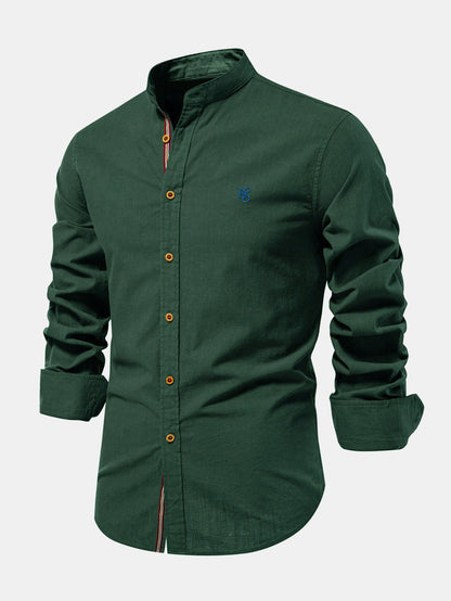 Camisa de manga longa com gola padre e aparência de linho