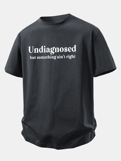 Camiseta de algodão com estampa não diagnosticada e caimento confortável