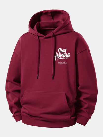 Moletom com capuz de caimento confortável com estampa “Stay Humble”