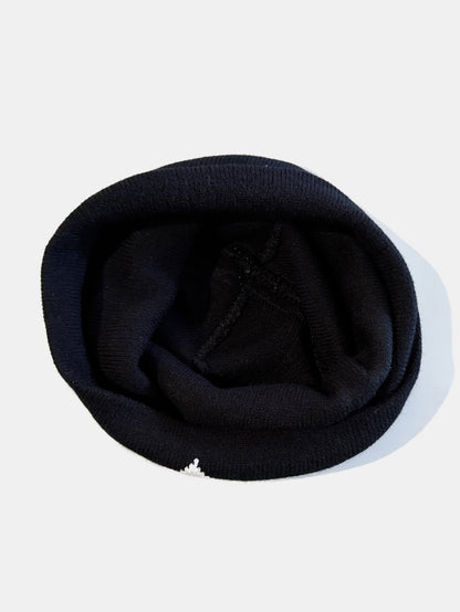 Gorro de malha com padrão de rosto de fantasma de desenho animado em estilo grunge