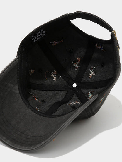 Boné casual macio, desestruturado, com bordado de cães espalhados em estilo vintage