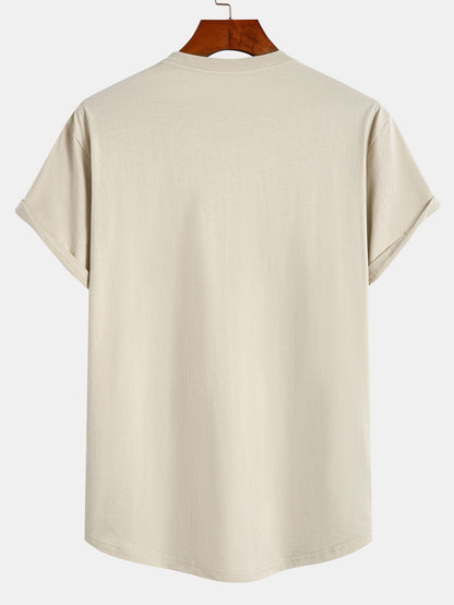Camiseta de Algodão com Estampa Colorida de Montanha e Barra Curvada