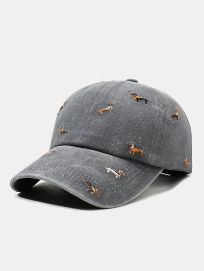 Boné casual macio, desestruturado, com bordado de cães espalhados em estilo vintage