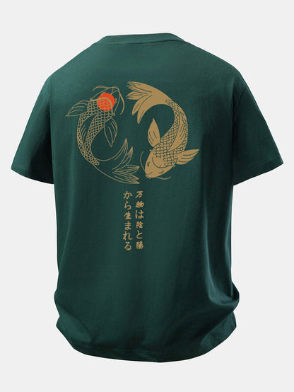 Camiseta de algodão com estampa japonesa de carpas koi e caimento confortável