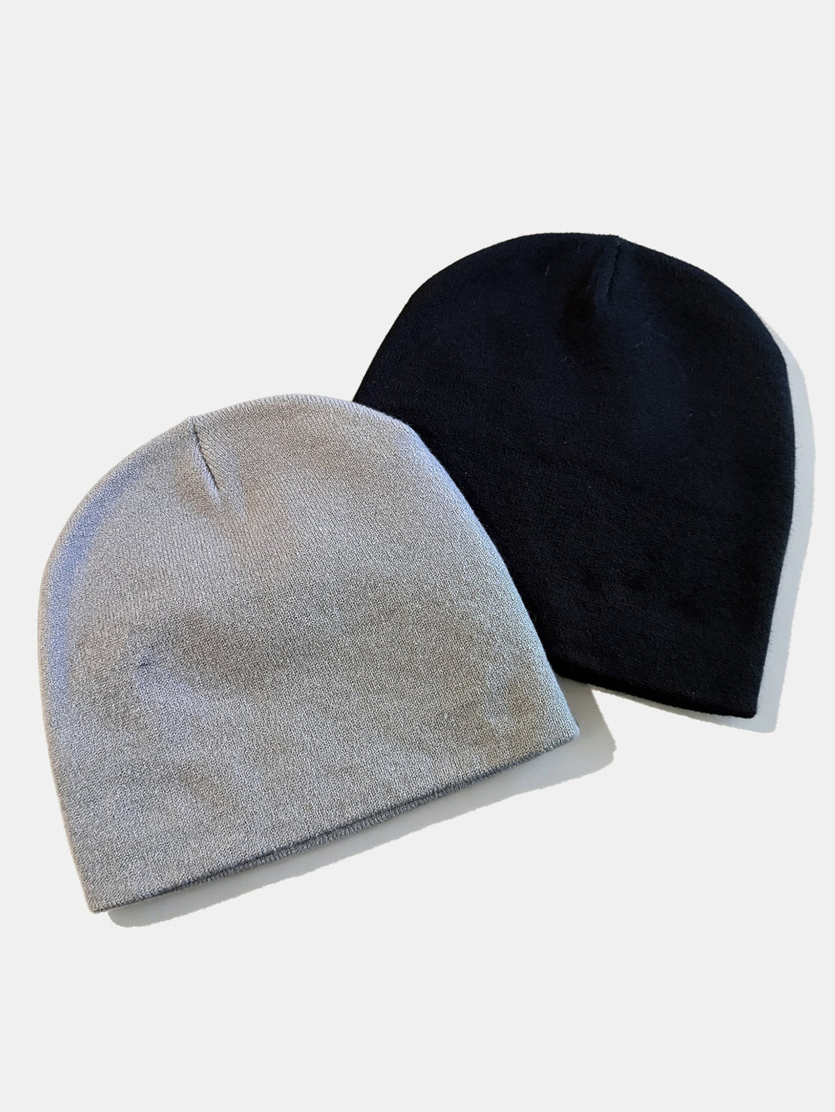 Gorro de malha com padrão de rosto de fantasma de desenho animado em estilo grunge