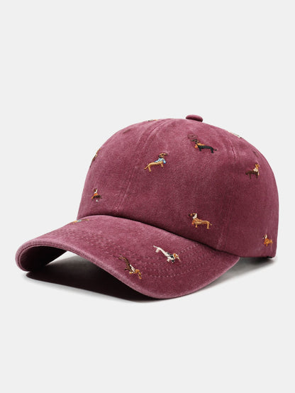 Boné casual macio, desestruturado, com bordado de cães espalhados em estilo vintage