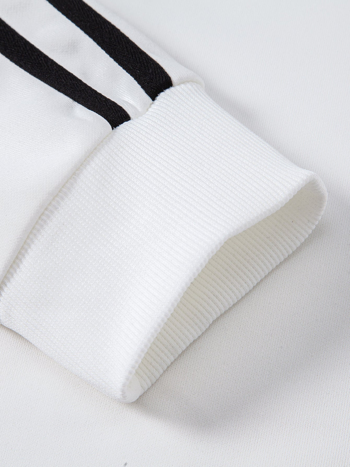 Contrast Stripe Raglan Sweatshirt