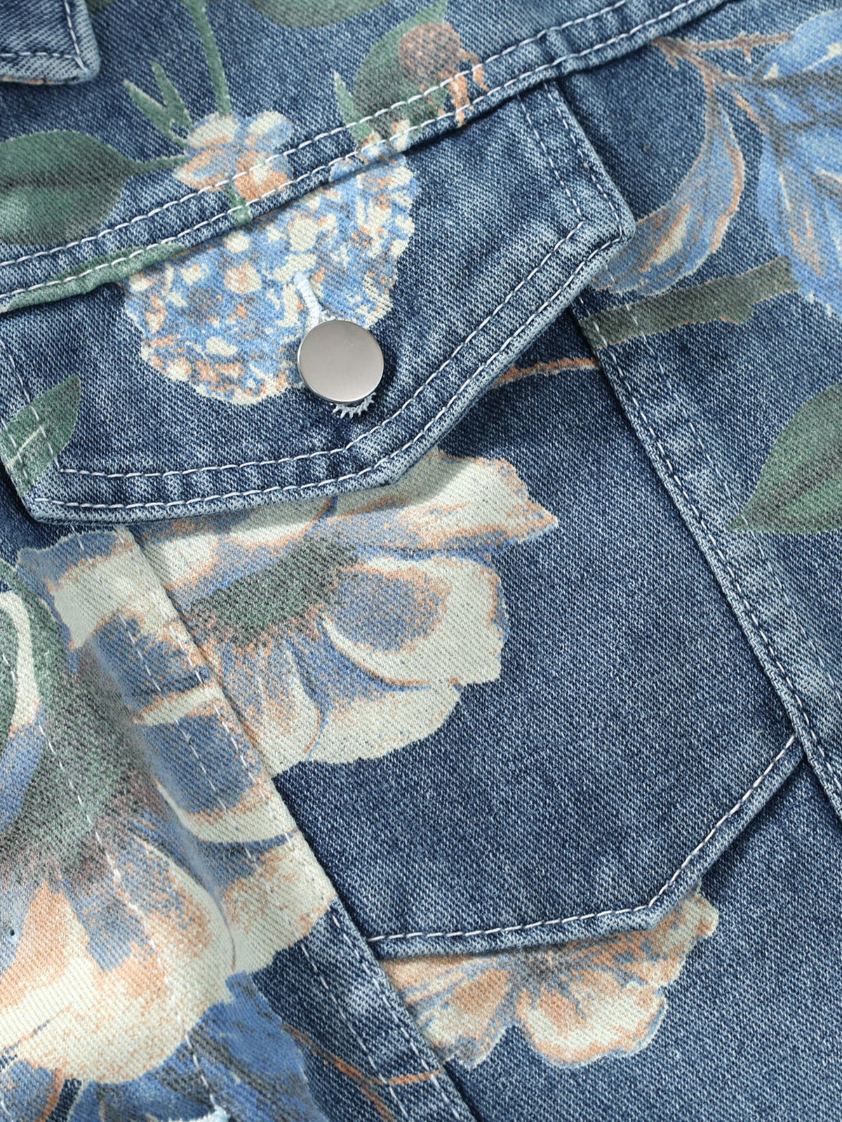 Jaqueta jeans lavada de modelagem ampla com estampa floral