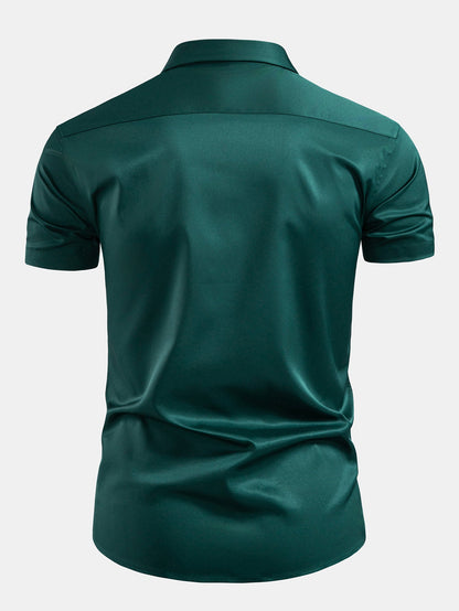 Camisa de cetim com botões e gola padre