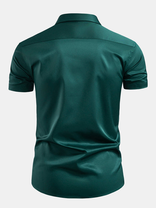 Camisa de cetim com botões e gola padre