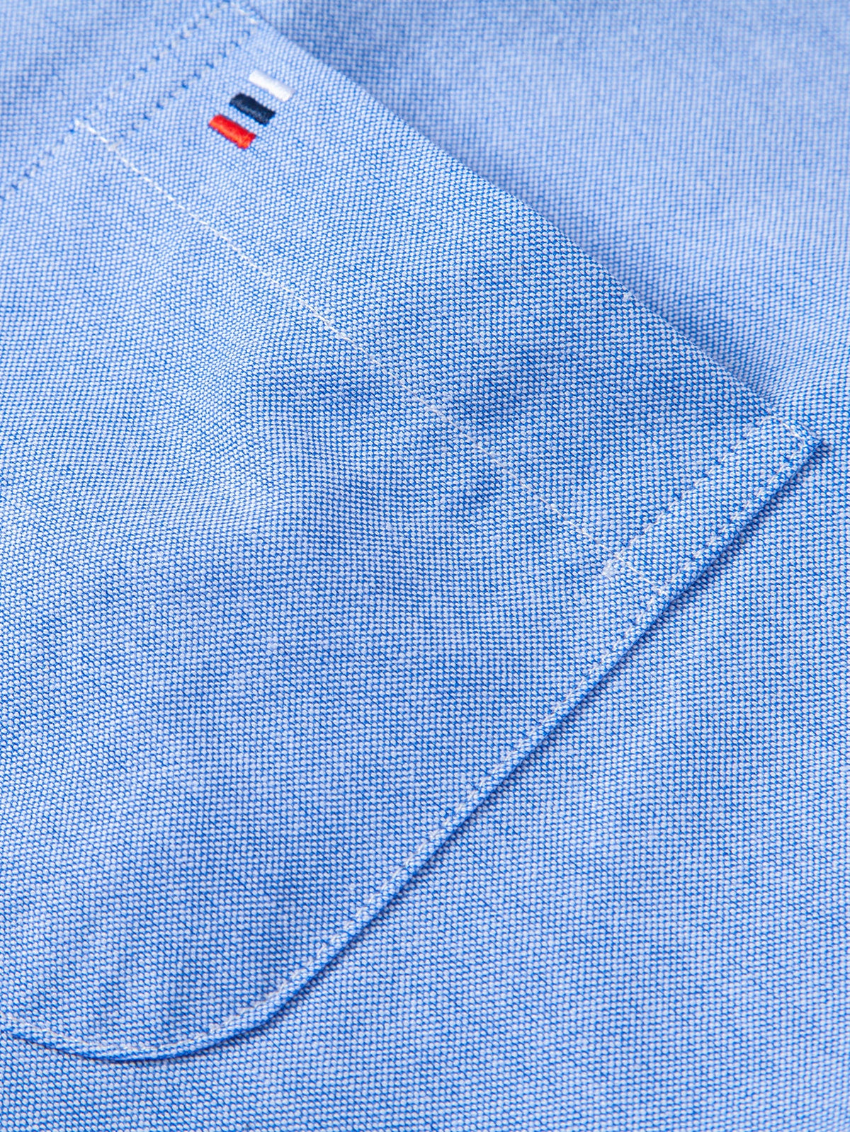 Camisa Oxford de algodão listrado com botões e contraste