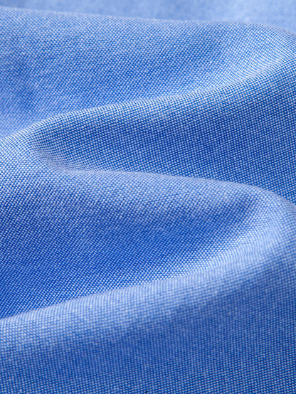 Camisa Oxford listrada com contraste e botões na gola
