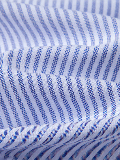 Camisa listrada de manga longa com botões e gola dobrada