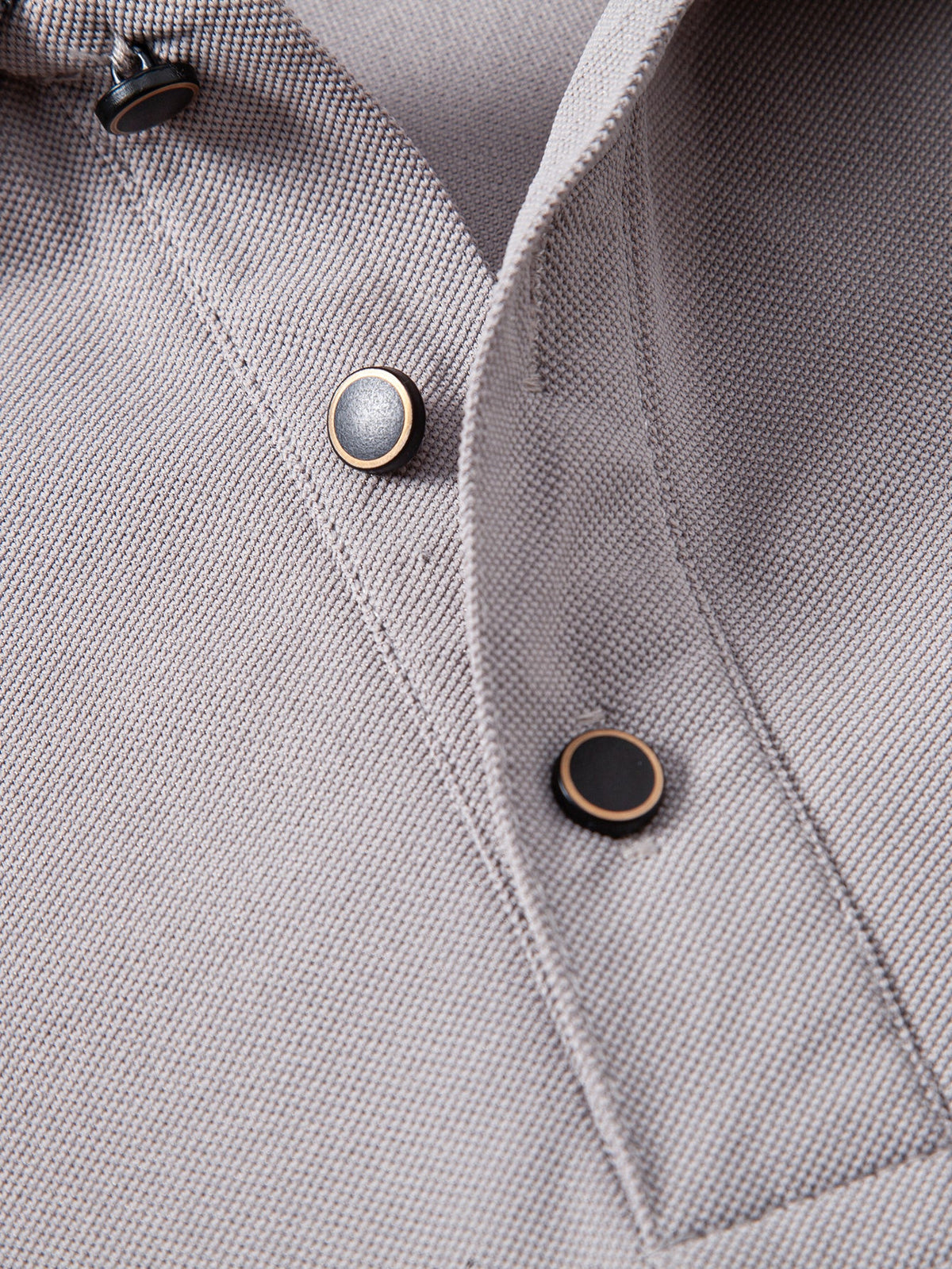 Polo de manga longa com gola e acabamento contrastantes