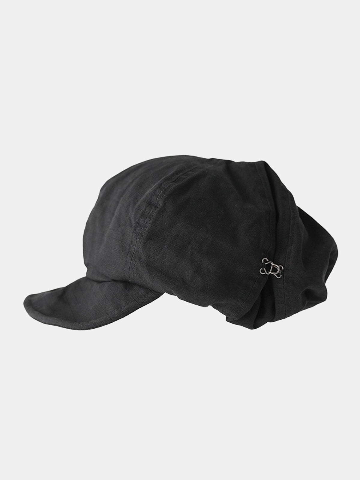 Boné estilo newsboy vintage desleixado, ajustável, com fecho metálico lateral e aba.